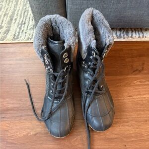 Tommy Hilfiger Black and Gray Fur-Lined Snow boots